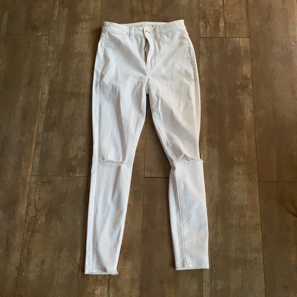 white size 4 american eagle jeans